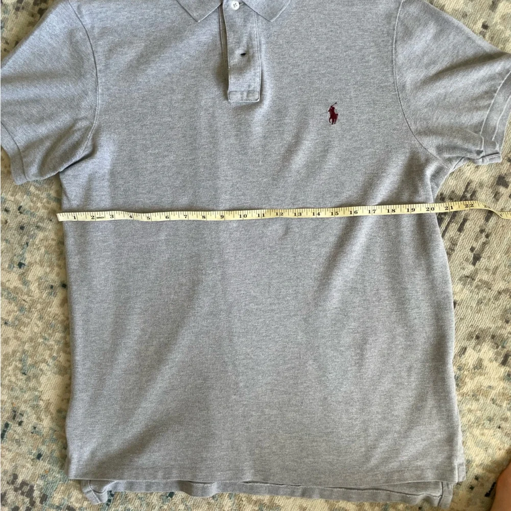 Men’s large gray shirt sleeve knit polo Ralph Lauren shirt